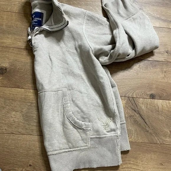 American Eagle Outfitters Men's Light Tan 1/4 Zip-Up Sweater size Medium - Picture 7 of 13